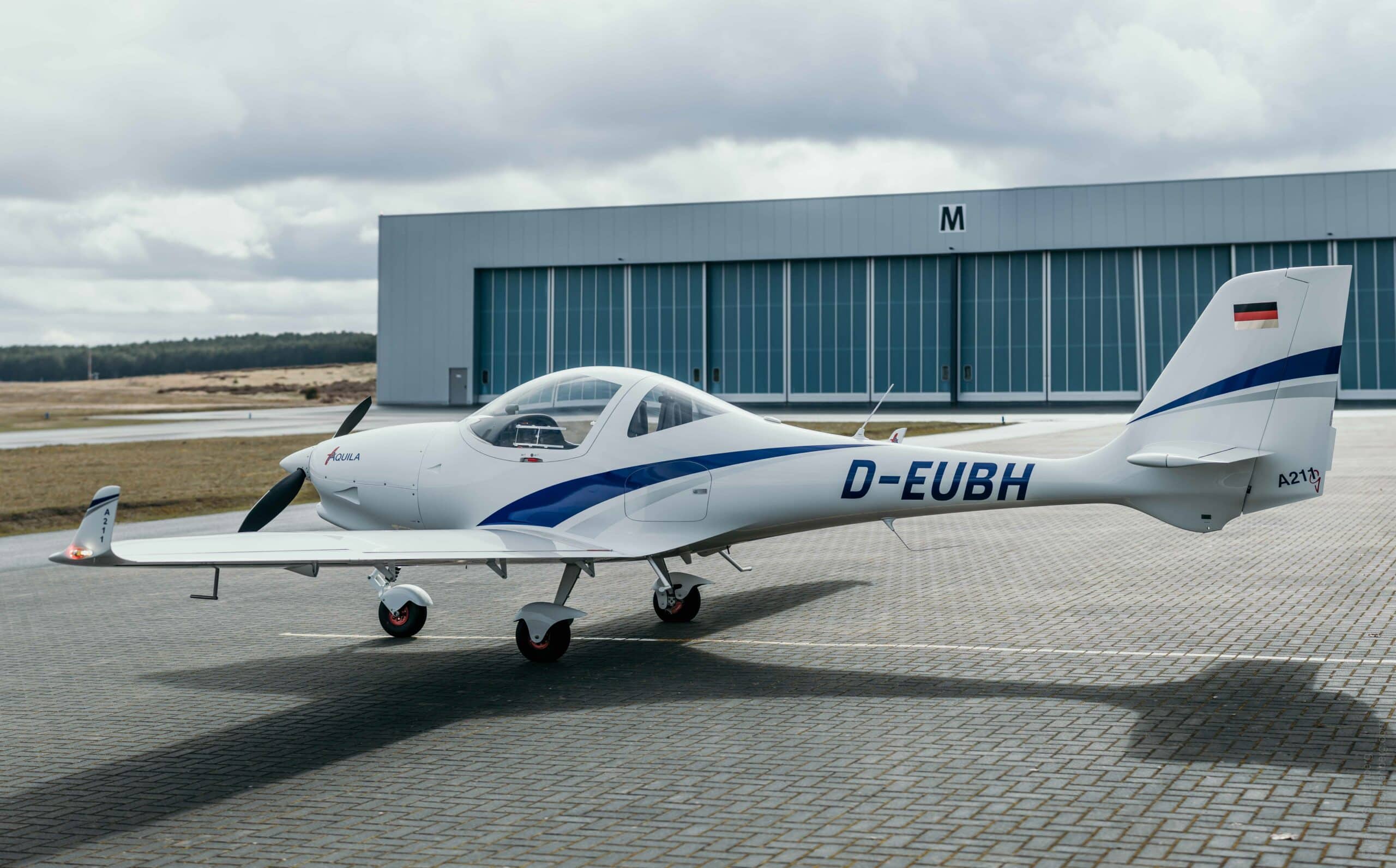 2017 Aquila A211 G, photo 6